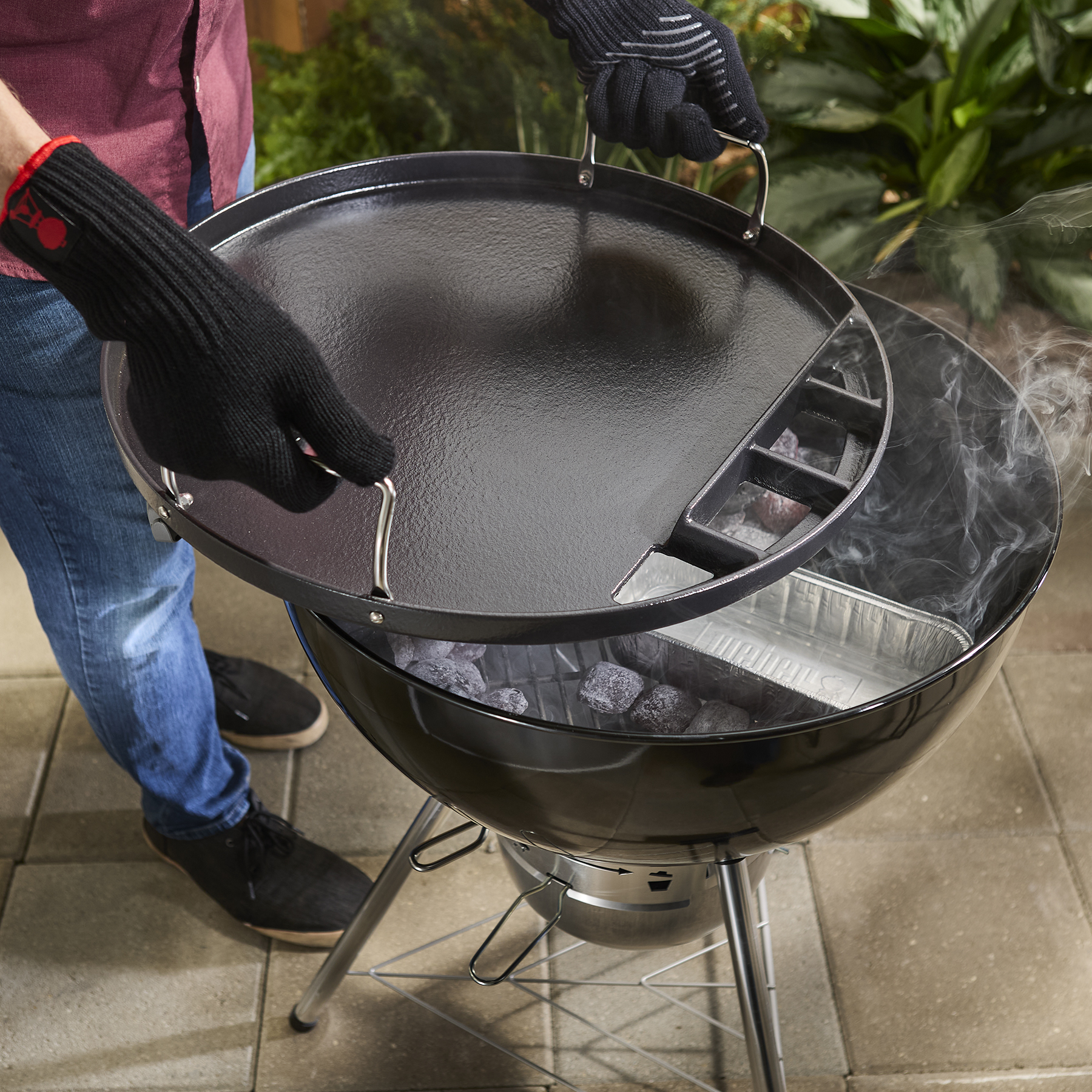 Круглая чугунная планча-вставка Weber 3400844 для угольных грилей 57 см
